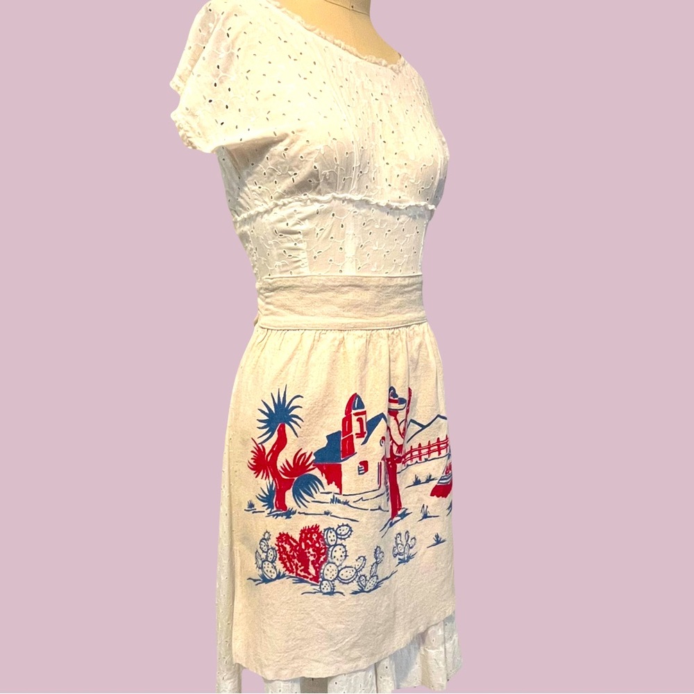 Vintage 1950s linen printed apron with dancing señorita desert scene